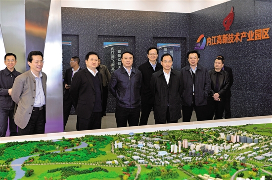 四川省副省长刘捷到内江市调研(图1) 四川省副省长刘捷到内江市调研(图1)