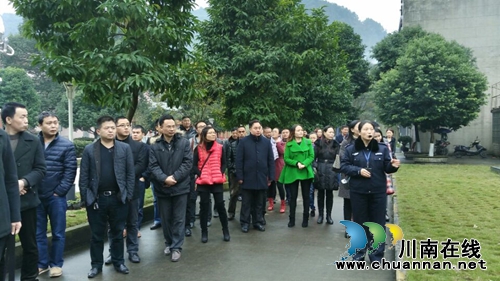 泸县国土资源局到汉王山监狱接受廉政警示教育(图2)