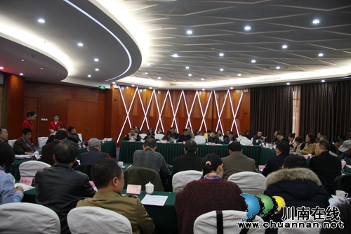 名家云集酒城 高度评价泸州文学创作(图1) 名家云集酒城 高度评价泸州文学创作(图1)