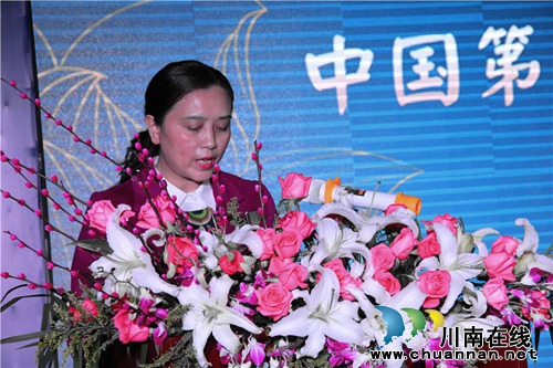 “年份潭酒2012”初露面 首场酒会订购超百万(图1) “年份潭酒2012”初露面 首场酒会订购超百万(图1)