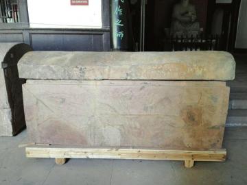 200多块碎片 合江文物管理局拼出完整汉代陶棺(图1) 200多块碎片 合江文物管理局拼出完整汉代陶棺(图1)