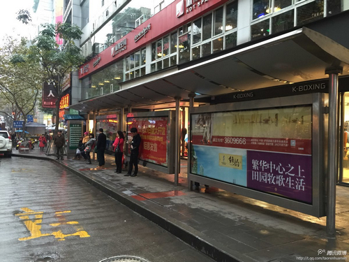 泸州:11个港湾式公交停靠站投入使用(图1) 泸州:11个港湾式公交停靠站投入使用(图1)