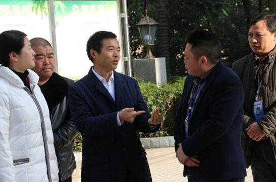 省住建厅副厅长杨光高度评价合江中学园林绿化(图3)