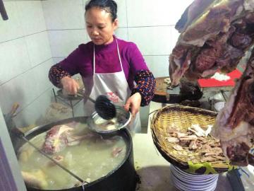 内江羊肉汤网店生意旺&nbsp;三天订单超100单(图1)