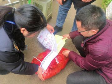 泸州市食药监局抽查羊肉馆&nbsp;揪出无名油脂(图1)