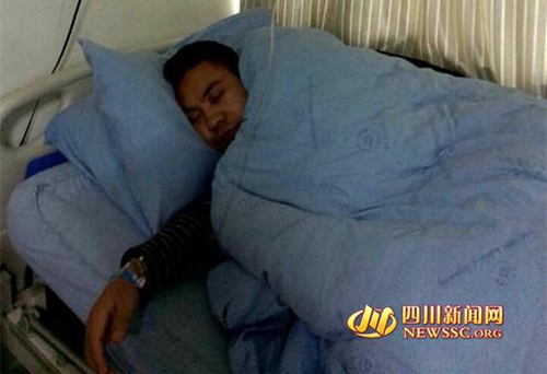泸州男女凌晨吵架&nbsp;的哥“见义勇为”却反被群殴(图1)