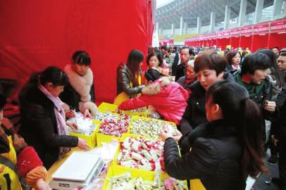 “宜宾茶”品牌第二届采购商大会签约 9.6 亿(图1) “宜宾茶”品牌第二届采购商大会签约 9.6 亿(图1)
