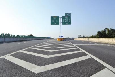 内威荣、自隆高速通车在即 试运行期间免费跑(图1) 内威荣、自隆高速通车在即 试运行期间免费跑(图1)