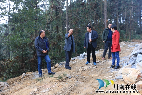 潮河镇:森林防火安全通道初步打通(图1) 潮河镇:森林防火安全通道初步打通(图1)