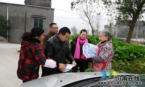 泸县财政局 积极开展贫困帮扶“暖冬行动”(图2) 泸县财政局 积极开展贫困帮扶“暖冬行动”(图2)