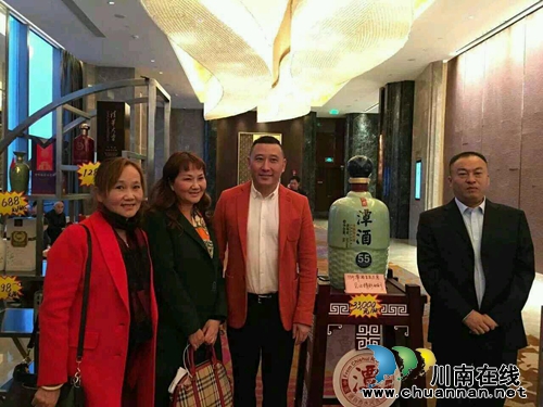 年份潭酒亮相东莞 川渝企业家把酒共欢(图4) 年份潭酒亮相东莞 川渝企业家把酒共欢(图4)