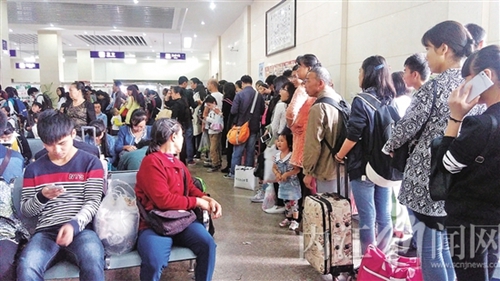 元旦假三天 内江北站发送旅客17377人次(图1) 元旦假三天 内江北站发送旅客17377人次(图1)