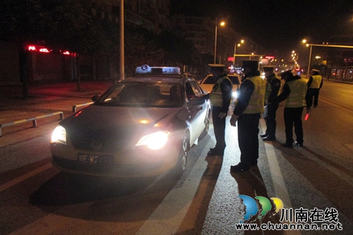 古蔺交警大队打响2016年第一次酒驾整治行动(图1)