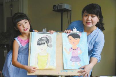 自贡:妈妈手绘书信 “陪伴”成都求学的女儿(图1) 自贡:妈妈手绘书信 “陪伴”成都求学的女儿(图1)