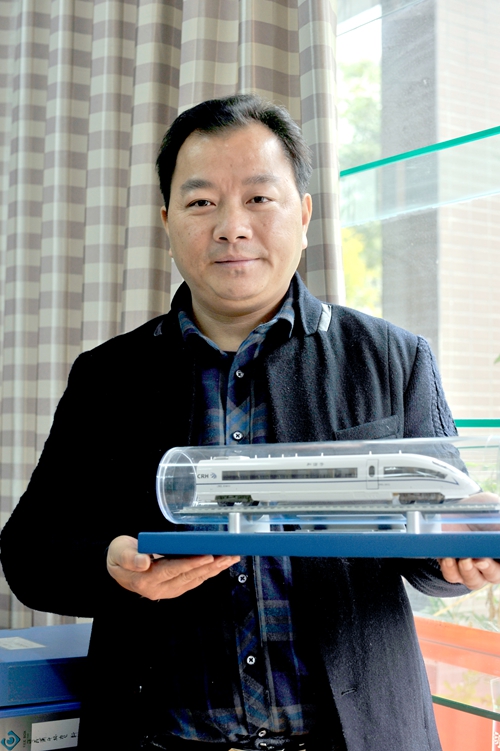 周德富:奋战在成渝高铁线上的泸州人(图1) 周德富:奋战在成渝高铁线上的泸州人(图1)