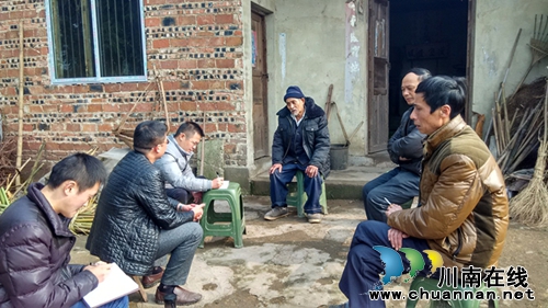 泸县毗卢镇开展走访慰问结对帮扶对象(图1) 泸县毗卢镇开展走访慰问结对帮扶对象(图1)