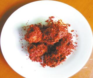 内江隆昌"豆腐大妈"制作红豆腐飘香成渝20多年(图1) 内江隆昌"豆腐大妈"制作红豆腐飘香成渝20多年(图1)