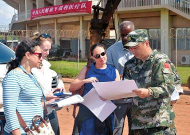 内江“抗埃”勇士获表彰&nbsp;队员不用“埃式握手”(图2)