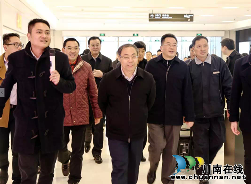 书记市长视察泸州金融商业中心(图2) 书记市长视察泸州金融商业中心(图2)