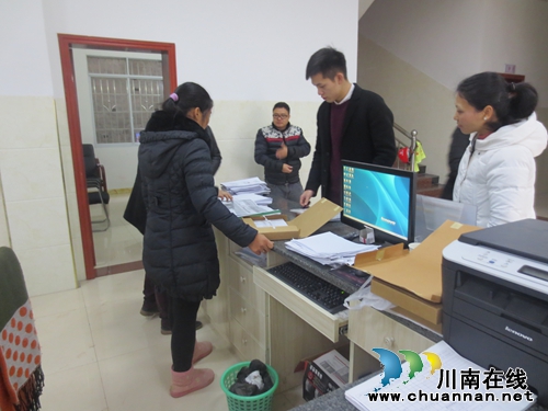 泸县检查组对喻寺镇进行年度综合目标检查验收(图2)