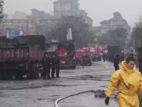 泸州关口危化品车爆炸事件已造成3死1伤(图1) 泸州关口危化品车爆炸事件已造成3死1伤(图1)
