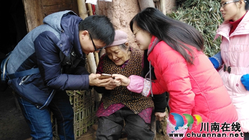 泸县国土局到太伏镇伏龙村开展冬季慰问活动(图1)