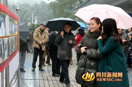 泸州:画稿溪诗书画摄影展与市民见面(图2) 泸州:画稿溪诗书画摄影展与市民见面(图2)