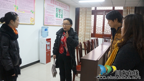 泸县妇联到立石镇玉龙村调研阵地建设(图1)
