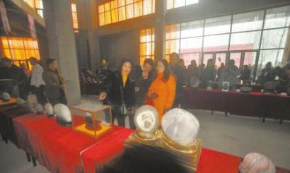 宜宾成立大型观赏石宝玉石交易中心(图2) 宜宾成立大型观赏石宝玉石交易中心(图2)
