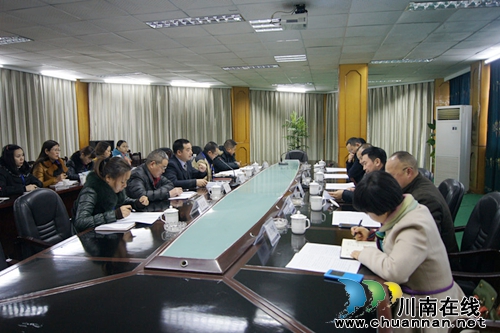 泸州市工商局局长沈怀荣调研泸县工商工作(图2) 泸州市工商局局长沈怀荣调研泸县工商工作(图2)