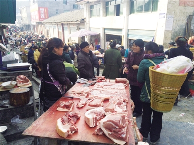 泸州:热闹迎新春 年末扫货正当时(图7) 泸州:热闹迎新春 年末扫货正当时(图7)