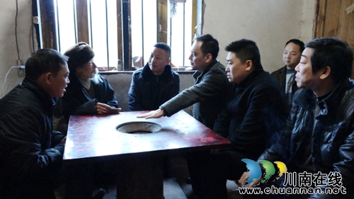 冬日的温暖:古蔺县国土资源局走基层(图3) 冬日的温暖:古蔺县国土资源局走基层(图3)