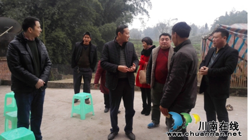宜宾南溪区区委常委、政法委书记谭阳宇到留宾慰问(图2) 宜宾南溪区区委常委、政法委书记谭阳宇到留宾慰问(图2)