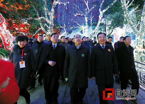 第二十二届自贡国际恐龙灯会开幕(图2) 第二十二届自贡国际恐龙灯会开幕(图2)