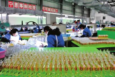 GDP增速全省第二 泸州人越来越爱美(图3) GDP增速全省第二 泸州人越来越爱美(图3)