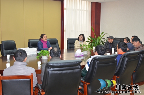 泸州市总工会慰问高新区困难职工(图1) 泸州市总工会慰问高新区困难职工(图1)