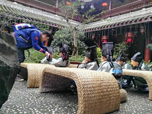 访泸州首部方言说唱MV《嘿,泸州》主创团队(图2) 访泸州首部方言说唱MV《嘿,泸州》主创团队(图2)