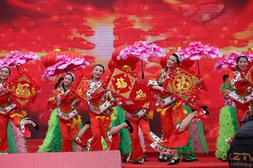 春晚好戏连台乐不停(图2) 春晚好戏连台乐不停(图2)