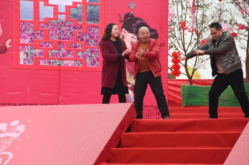 春晚好戏连台乐不停(图4) 春晚好戏连台乐不停(图4)