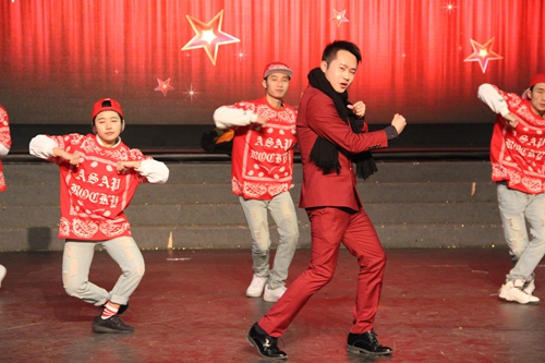 春晚好戏连台乐不停(图6) 春晚好戏连台乐不停(图6)