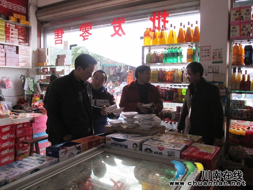 潮河镇开展节前食品安全大检查行动(图1)