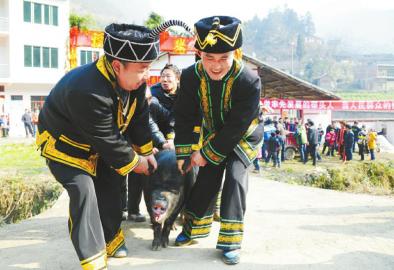 杀年猪做泡糖留住泸州山村年味乡愁(图1)