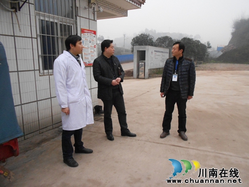 纳溪区卫计系统慰问春节一线医护人员(图1)