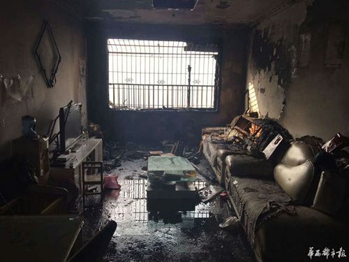 资阳：1楼放烟花点燃12楼&nbsp;烧得一片狼藉(图2)