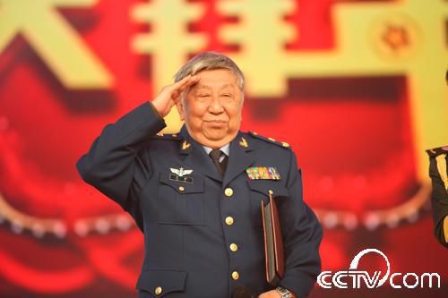 阎肃因病逝世 为四川创作《变脸》红遍中国(图1) 阎肃因病逝世 为四川创作《变脸》红遍中国(图1)