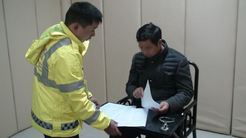 宜宾查获首例客车严重超员案　超员50%以上(图4)