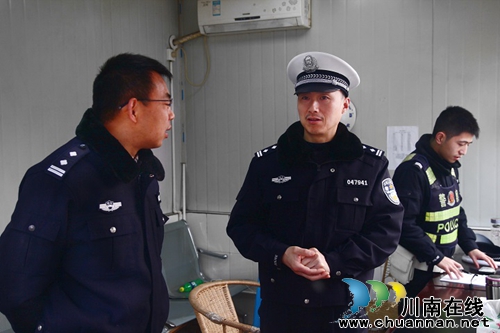 宜宾交管大队完成2016年春节道路交通安保任务(图2) 宜宾交管大队完成2016年春节道路交通安保任务(图2)