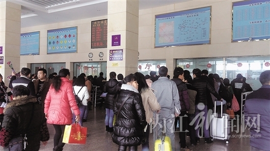 内江三大车站春节长假发送旅客9万余人次(图2) 内江三大车站春节长假发送旅客9万余人次(图2)