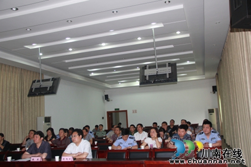 泸州纳溪区领导熊杰出席全市禁毒工作电视电话会(图1)