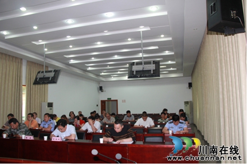 纳溪区领导赖旭刚出席全国禁毒工作电视电话会议(图1)